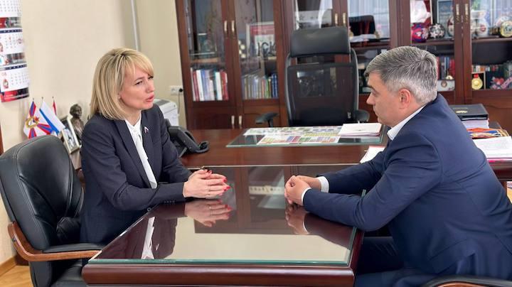 Татьяна Сахарова провела рабочую встречу с руководителем Центрального спортивного клуба Армии